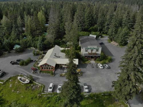 Exit Glacier Lodge