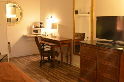 The Oak Motel