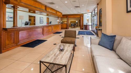 Surestay Plus Hotel By Best Western Jacksonville