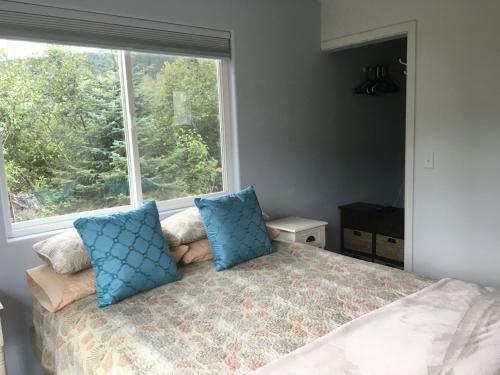 Glacier Creek Cabins