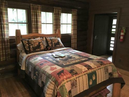 Hotel White Pines Resort