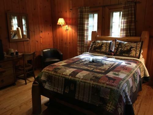 Hotel White Pines Resort