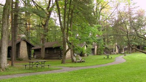 Hotel White Pines Resort