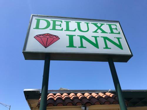 Posada Deluxe Inn