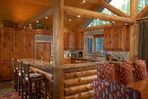 Tall Timbers Lodge