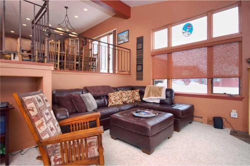 Iron Oak Duplex I