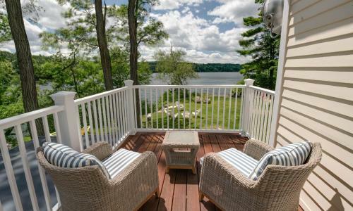 Posada Lakehouse Inn