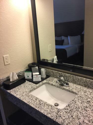 Hotel Cobblestone Inn & Suites - Maryville