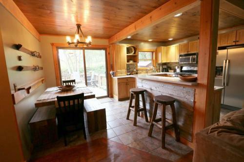 Reed Hill Cabin