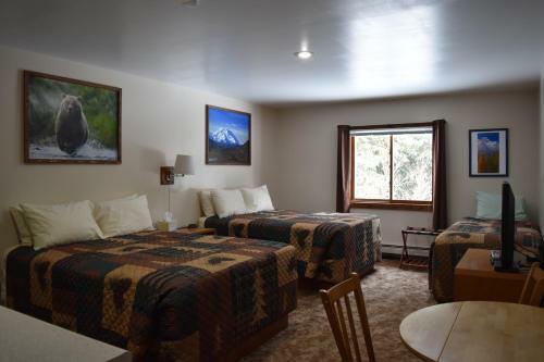 Backwoods Lodge