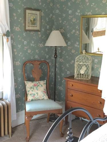 Olde Square Inn Bed And Breakfast