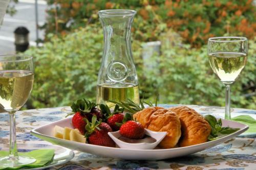 Olde Square Inn Bed And Breakfast