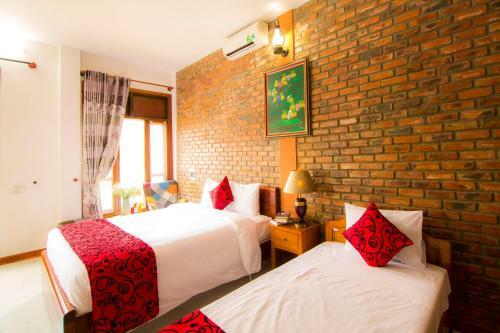 Hotel Phong Nha Lake House Resort