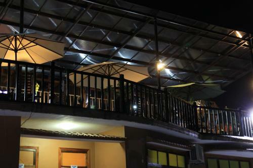 Hotel Phong Nha Lake House Resort
