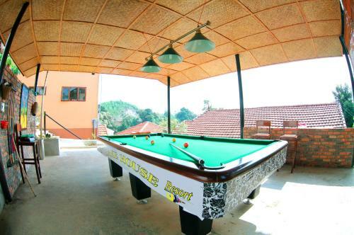 Hotel Phong Nha Lake House Resort