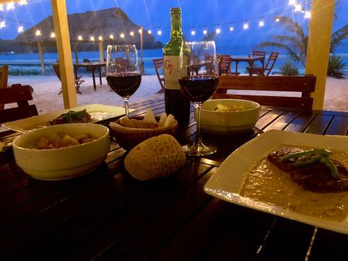 Ocean Beach Bungalows & Hostel