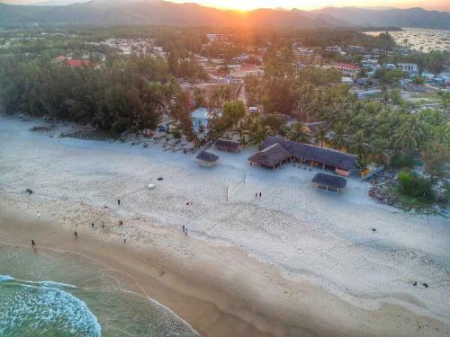 Ocean Beach Bungalows & Hostel