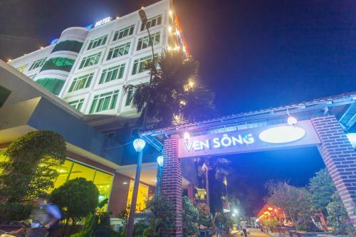 My Tra Riverside Hotel