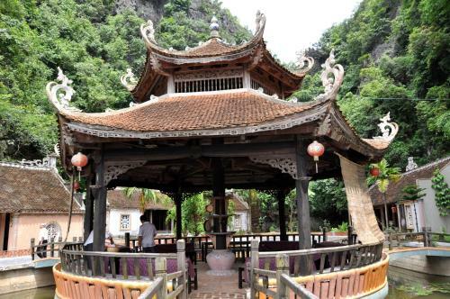 Vietnamese Ancient Village- Lang Viet Co Hotel