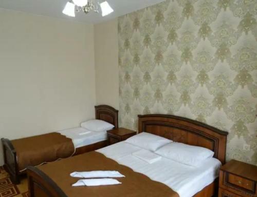 Hostal Arins-park
