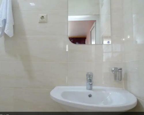 Hostal Arins-park