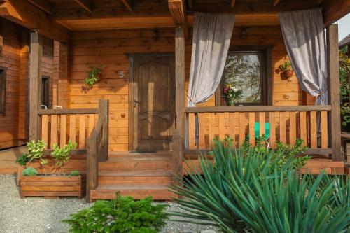 Kashtak Cottages