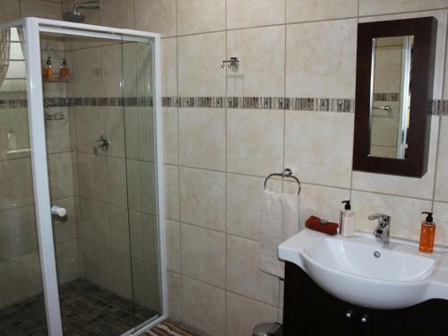 Hostal Waterfront Guest House