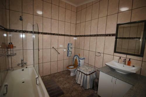 Hostal Waterfront Guest House