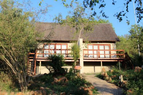 Nahakwe Lodge
