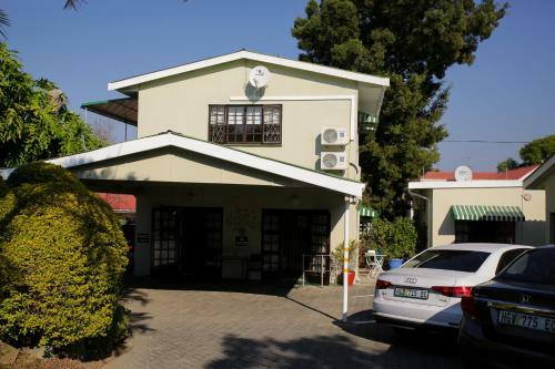 Hostal Twins Guesthouse