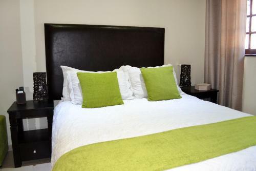 Hostal 96 On Bree Guesthouse