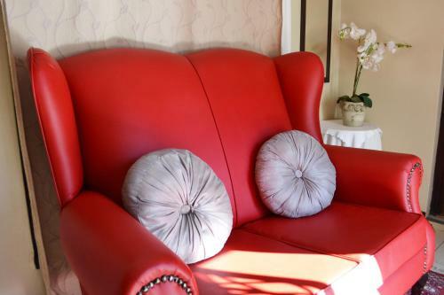Hostal 96 On Bree Guesthouse