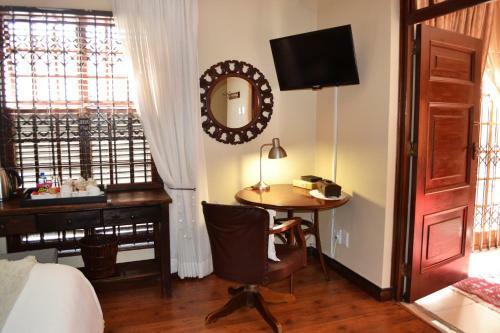 Hostal 96 On Bree Guesthouse