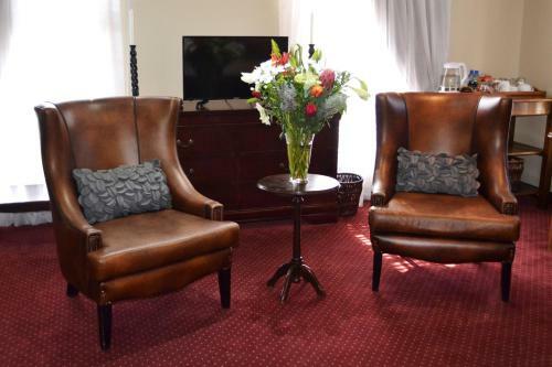 Hostal 96 On Bree Guesthouse