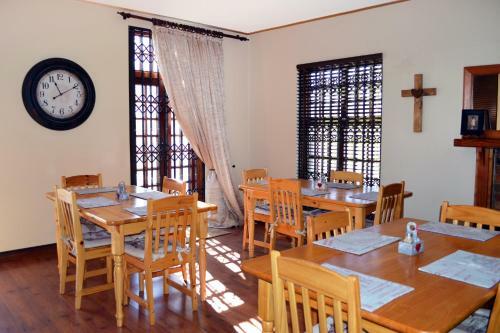 Hostal 96 On Bree Guesthouse