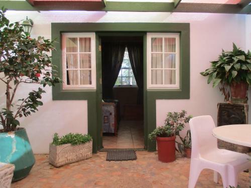 Hostal Van Rhyn Guest House