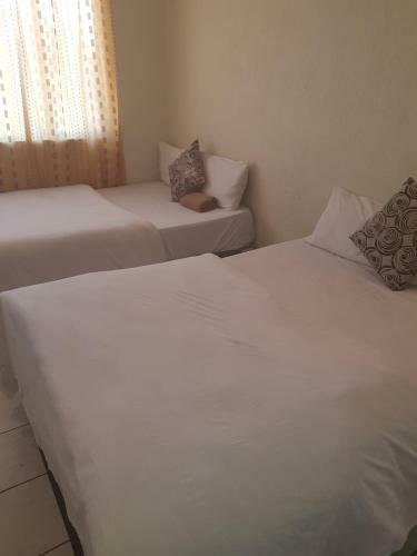 Hostal L-pack Guesthouse