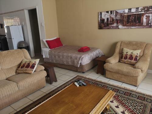 Hostal Africas Eden Too