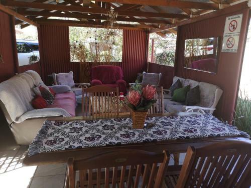 Hostal Africas Eden Too