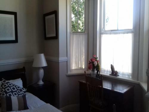 Hostal Jasmine Cottage
