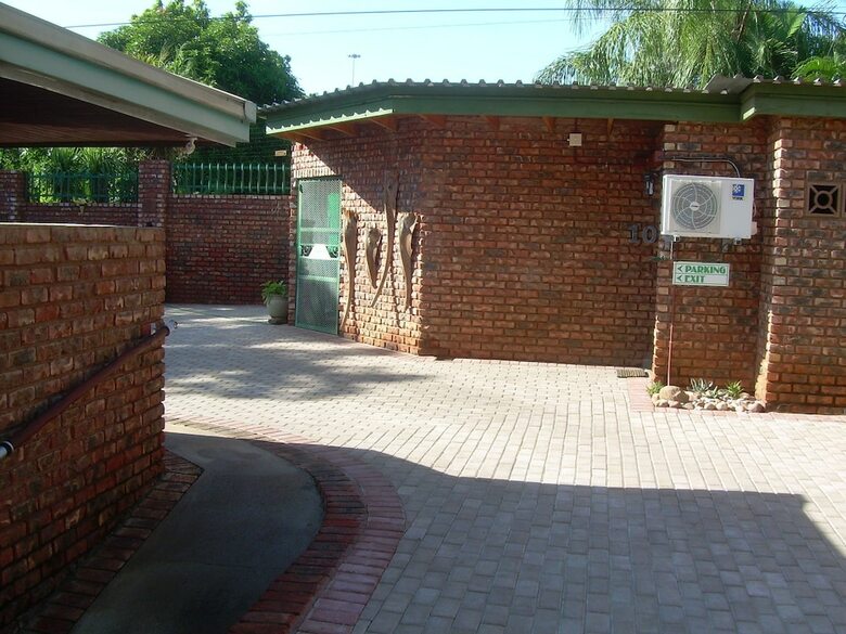 Hostal Matoppi Guest House
