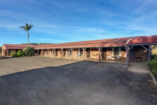Fernvale Hotel Motel