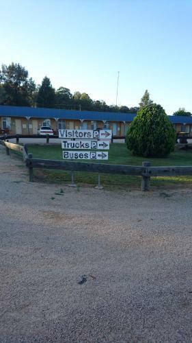 Sunflower Motel