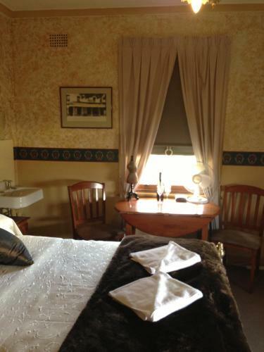 Hostal Walcha Royal Cafe & Accommodation