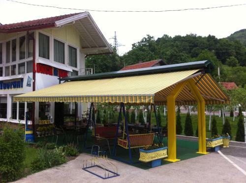 Motel Lunch & Bar
