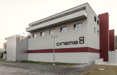 Hotel Cinema 8