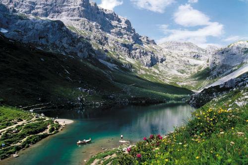 Hotel Berghaus Sulzfluh