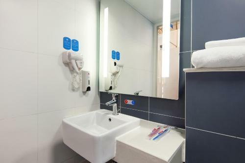 Hanting Hotel Liaocheng Guan County Chengxin Square
