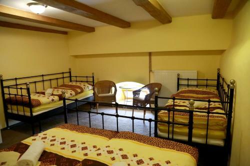 Hostal Z�mek Libou?