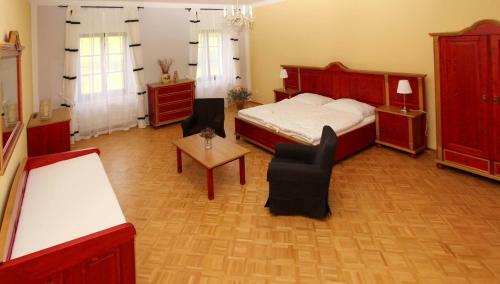 Hostal Z�mek Libou?